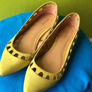 [MOVING SALE] Cute Express Flats